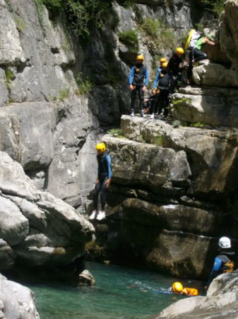 CANYONING